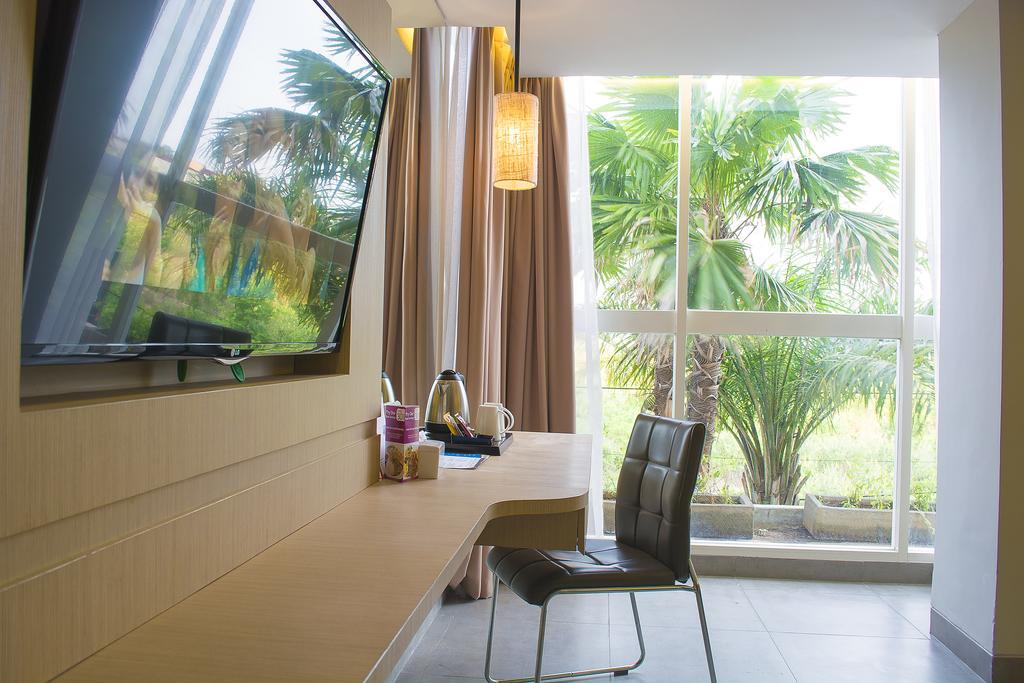 Kyriad Royal Seminyak Camera foto