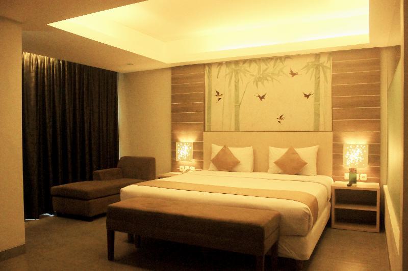 Kyriad Royal Seminyak Esterno foto