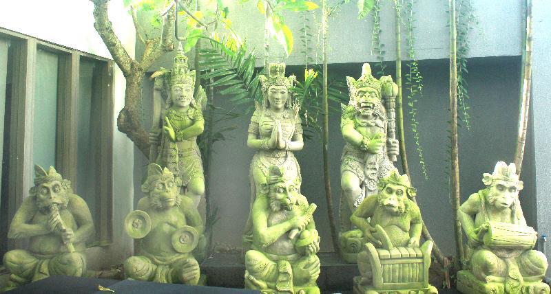 Kyriad Royal Seminyak Esterno foto
