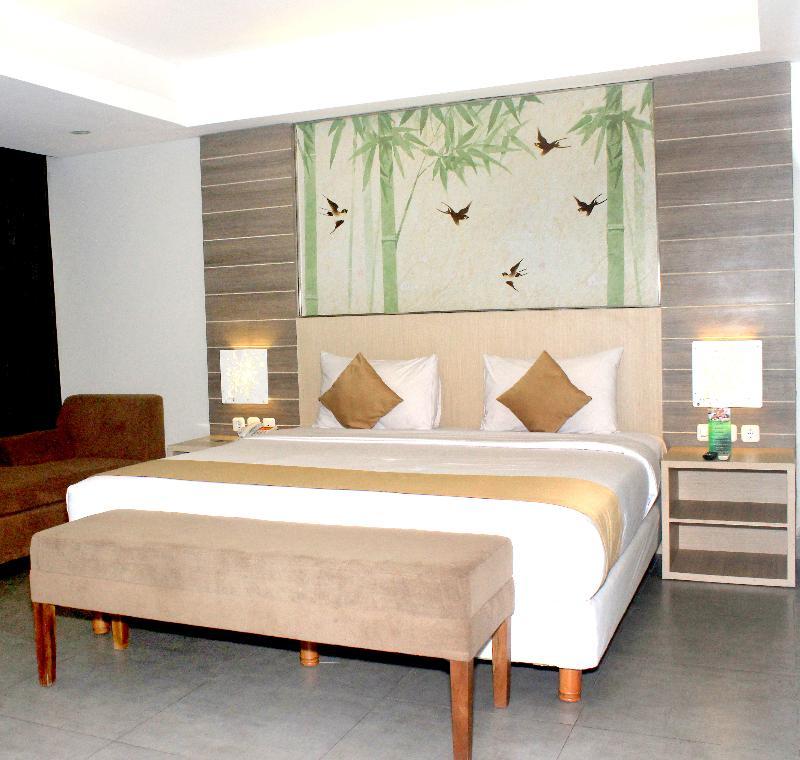 Kyriad Royal Seminyak Esterno foto