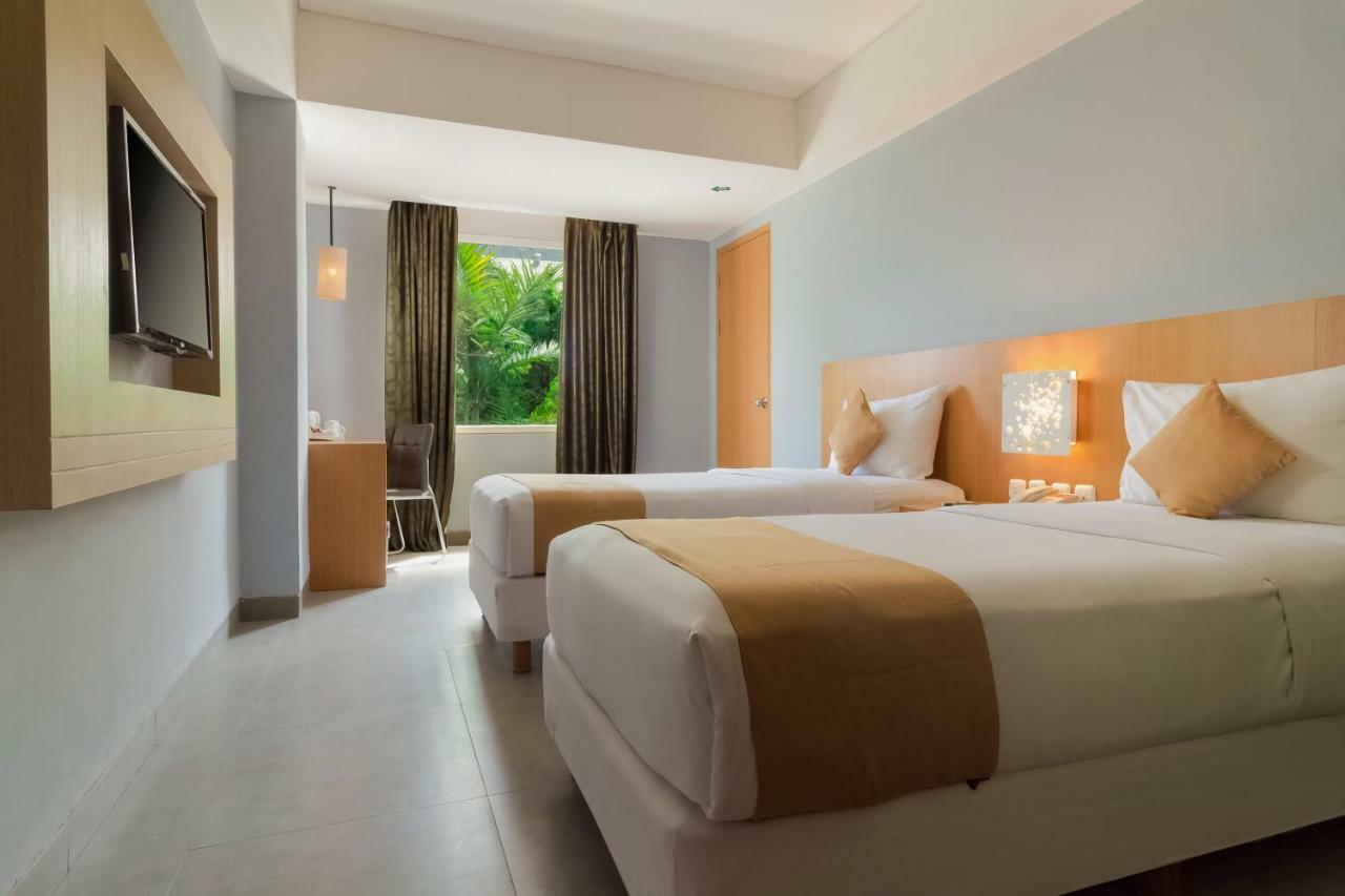 Kyriad Royal Seminyak Esterno foto