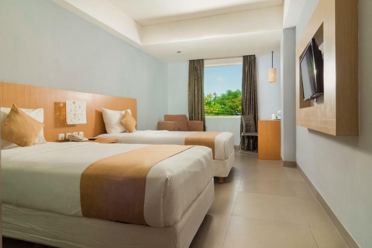 Kyriad Royal Seminyak Esterno foto